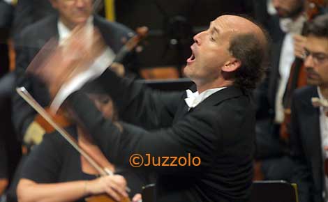 Photograph: Pasquale Juzzolino +393478806180